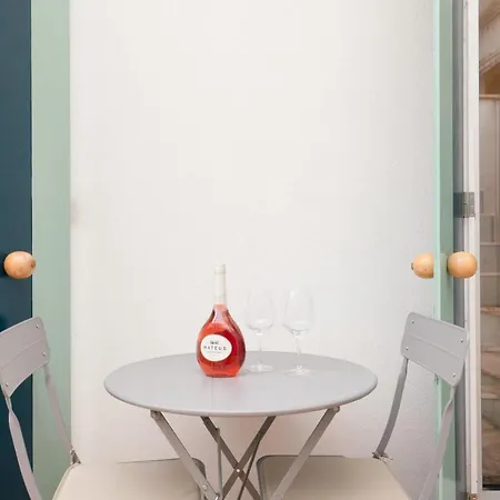 Host Wise - Quiet Colourful House - Garden *