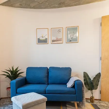 Host Wise - Quiet Colourful House - Garden Πόρτο