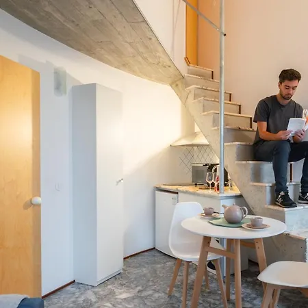 Apartment Host Wise - Quiet Colourful House - Garden *