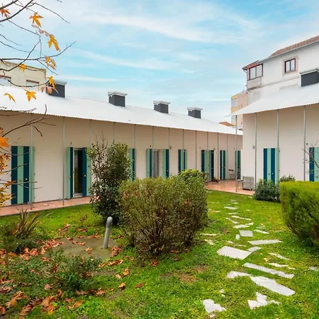 Host Wise - Quiet Colourful House - Garden Porto