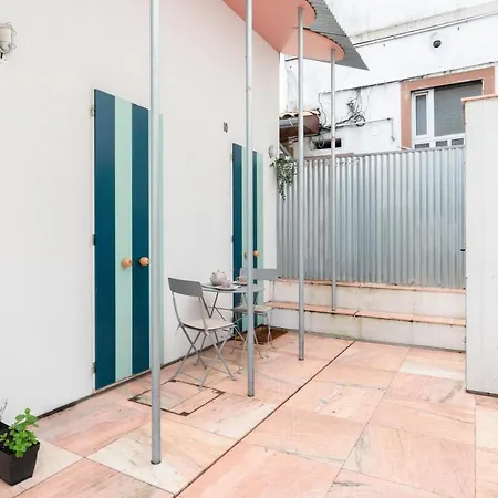 Apartmán Host Wise - Quiet Colourful House - Garden *