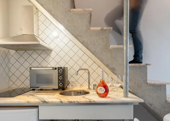 Host Wise - Quiet Colourful House - Garden Lejlighed *