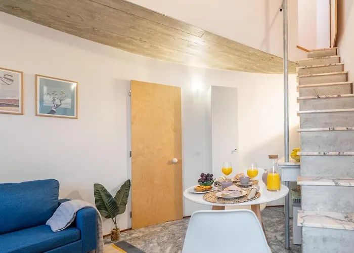 Host Wise - Quiet Colourful House - Garden * Porto