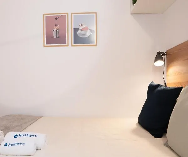 Host Wise - Quiet Colourful House - Garden Lejlighed *