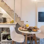 Host Wise - Quiet Colourful House - Garden Oporto