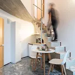Host Wise - Quiet Colourful House - Garden Appartement Oporto
