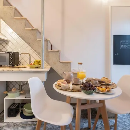 Host Wise - Quiet Colourful House - Garden Porto