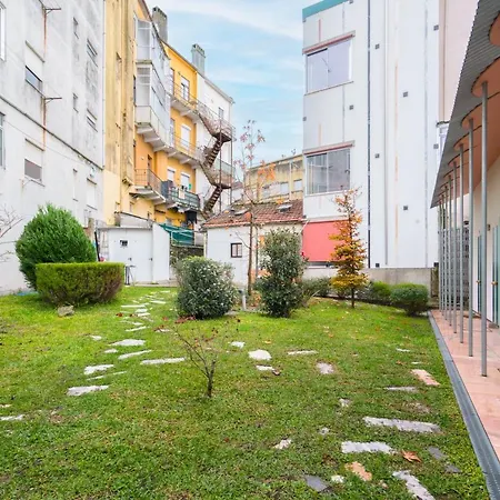 Host Wise - Quiet Colourful House - Garden Appartement Oporto