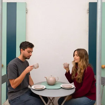 Apartamento Host Wise - Quiet Colourful House - Garden