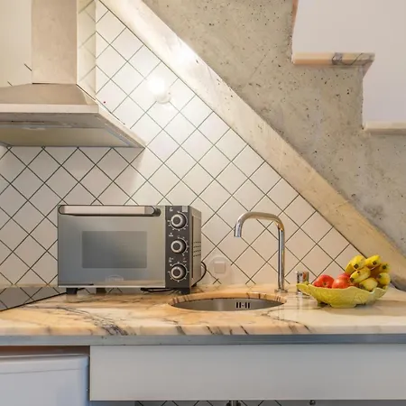 Host Wise - Quiet Colourful House - Garden Oporto