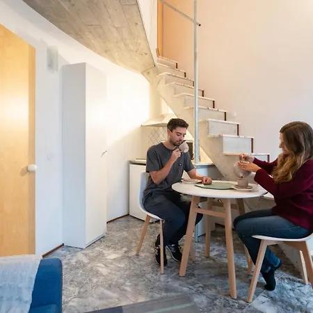 Host Wise - Quiet Colourful House - Garden Apartamento *